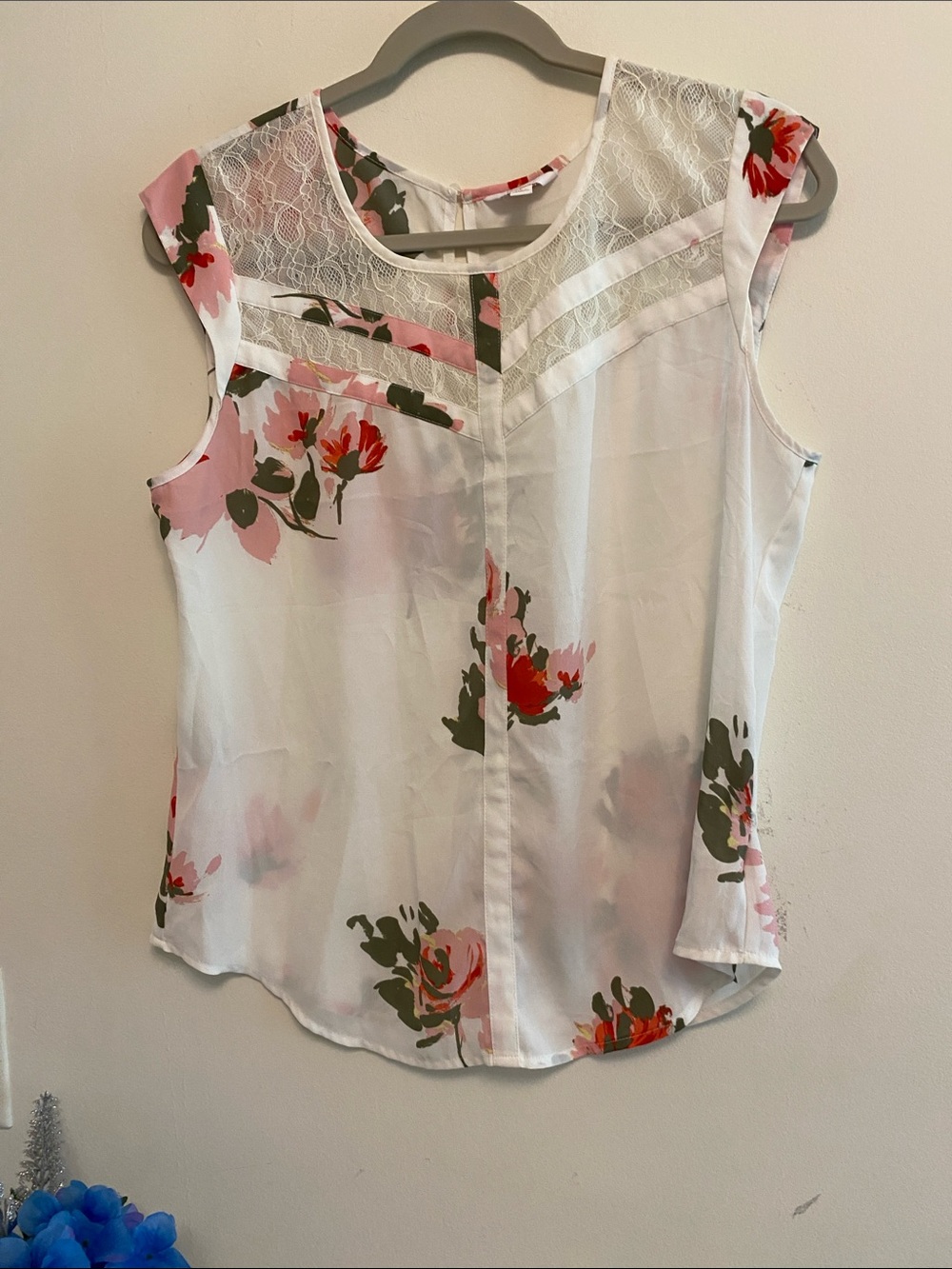 Candie's White Floral Lace Yoke Cap-Sleeve Blouse